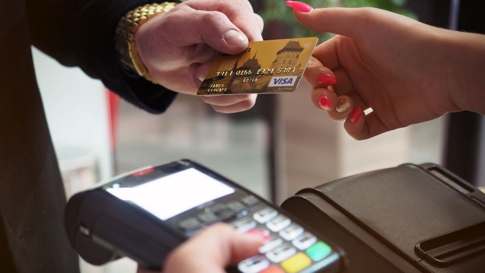 Difference between pure and hybrid E-commerce payment models